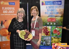 Chris Yli-Luoma and Karen Brux with Fruits from Chile proudly show Chilean grapes. 
